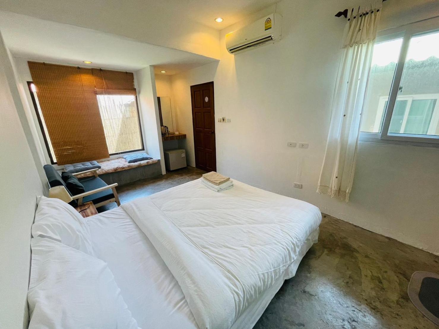 The Sea Resort Haad Rin Room photo